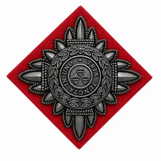 5/8 Inch Black Metal Bath Stars — Red Cloth Surround, Wire Fittings