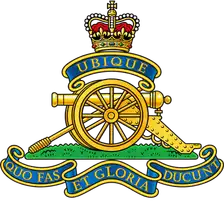 Royal Artillery cap badge: a gold field gun beneath a crown, with Ubique and Quo Fas Et Gloria Ducunt scrolls.