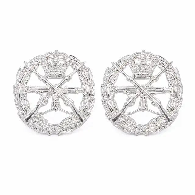 Small Arms School Corps Officer and Warrant Officer Class 1 Dead-Silver Collar Badges